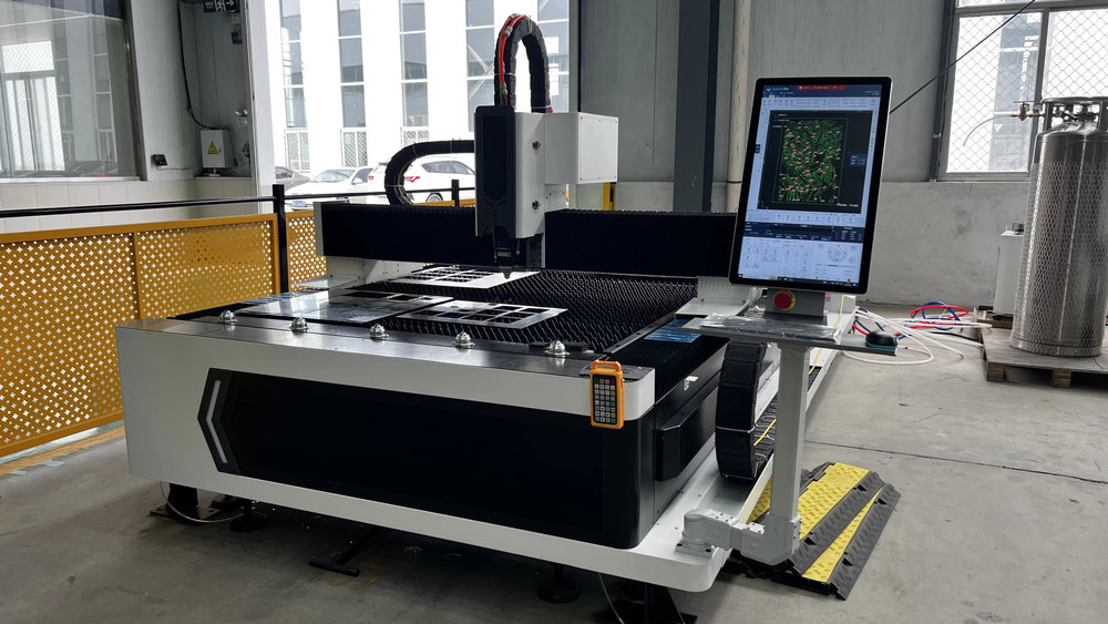 TN3015H ステンレス鋼ファイバーレーザー切断機 産業用 - Industrial Laser Applications のレビューと価格